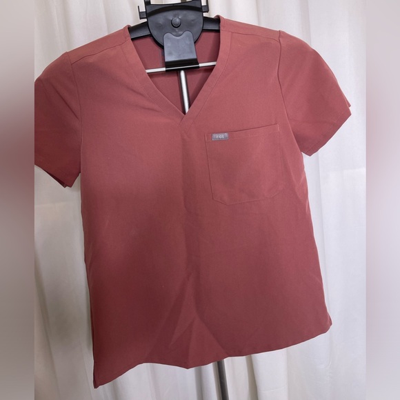 FIGS scrub top - Picture 1 of 4